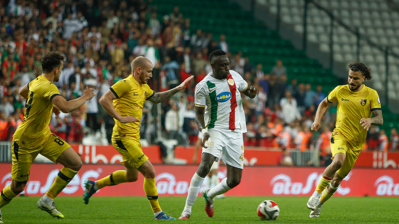 65. dakikada Amedspor'un kullandığı korner atışında arka direkte bulunan Mehmet Yeşil, kafa ile topu Diagne'nin önüne bıraktı. Diagne, sırtı dönük şekilde yaptığı vuruş, kaleci İsa'da kaldı.