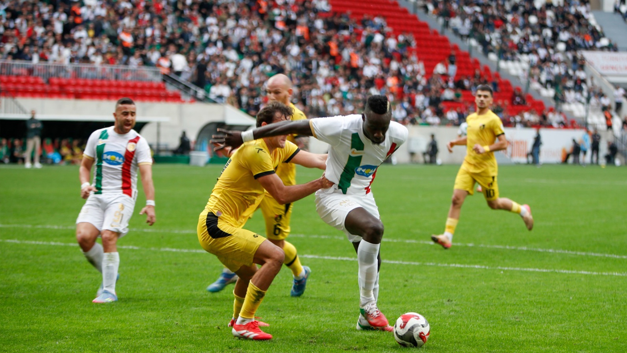 Amedspor Maçında, Binlerce Kişinin Gördüğünü Hakem Görmedi4