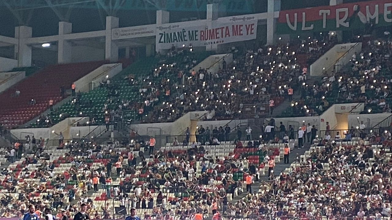 Amedspor Tribünlerinden Tff’ye Gönderme