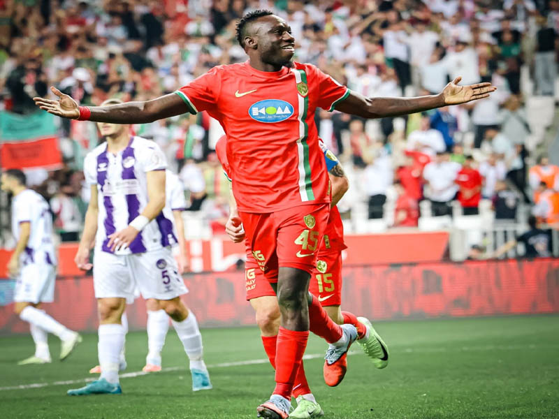 Amedsporlu Iki Yıldız Gol Krallığı Tahtını Bırakmıyor4