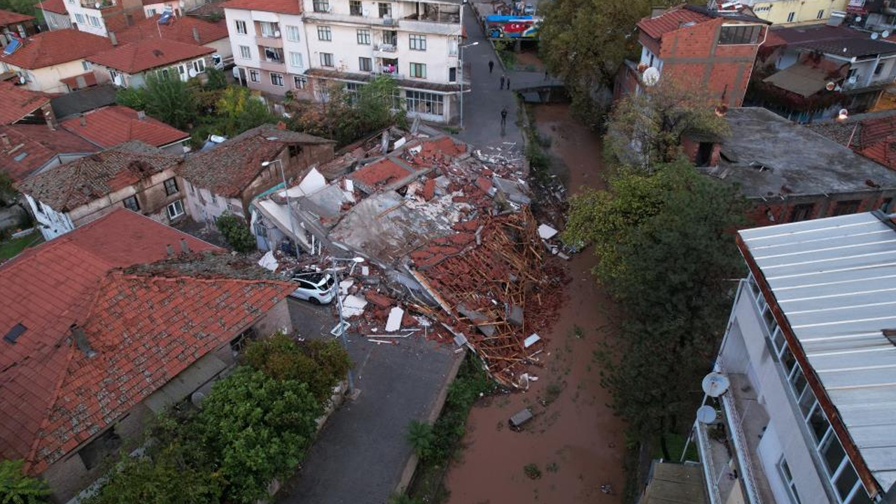 Balıkesir Sındırgı’da Çöken Binalar Ilk Kez Görüntülendi4