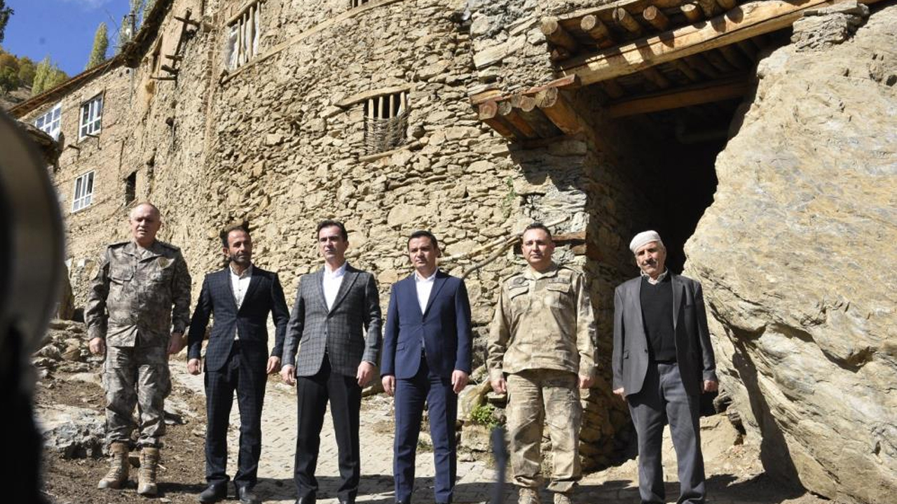 Bitlis Ve Van Arasında Dikkat Çeken Bir Köy!