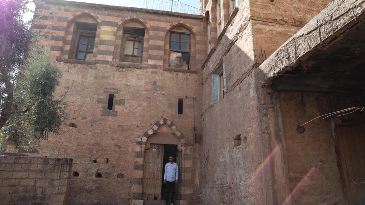 Diyarbakır’da 15. Yüzyıldan Kalma Beyler Konağı Tarihe Direniyor