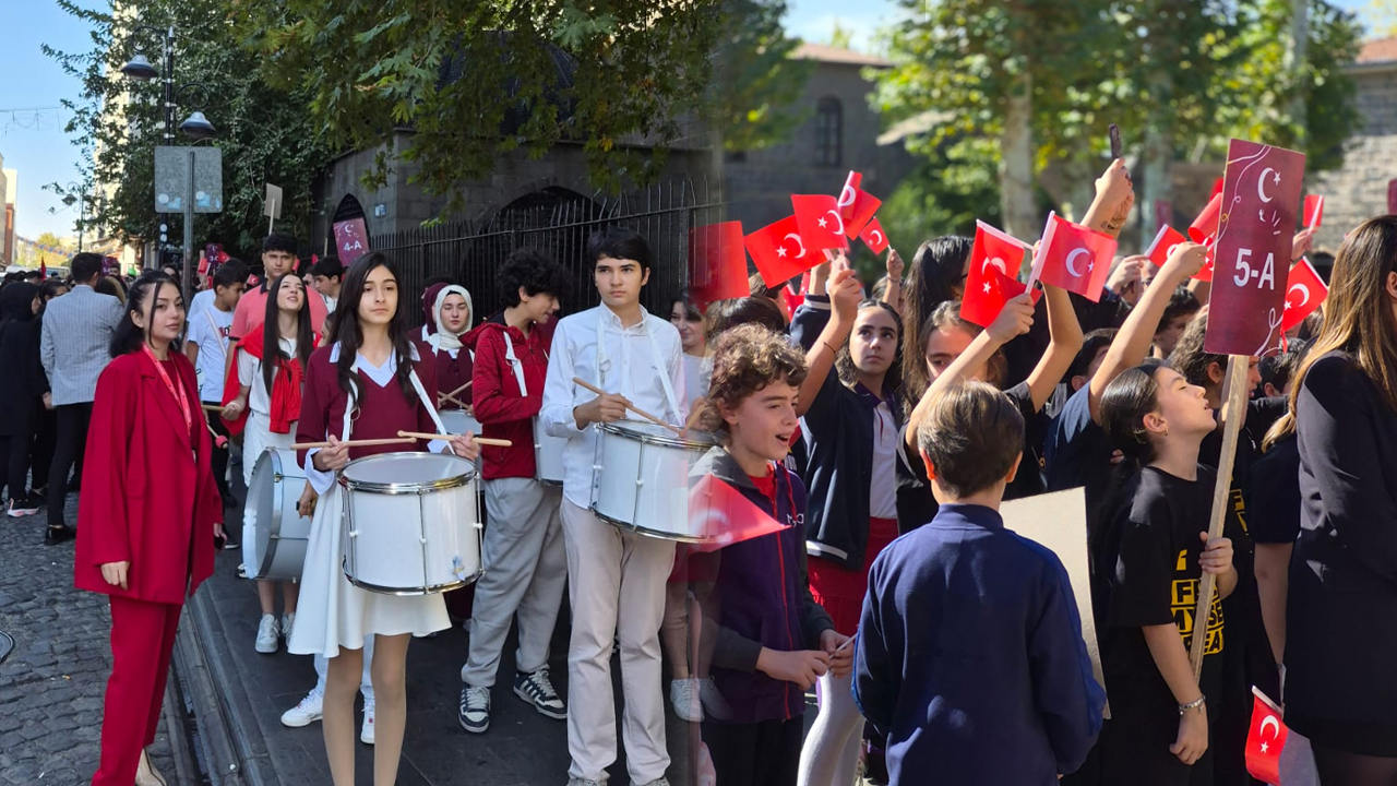 Diyarbakır'da 29 Ekim Yürüyüşü1