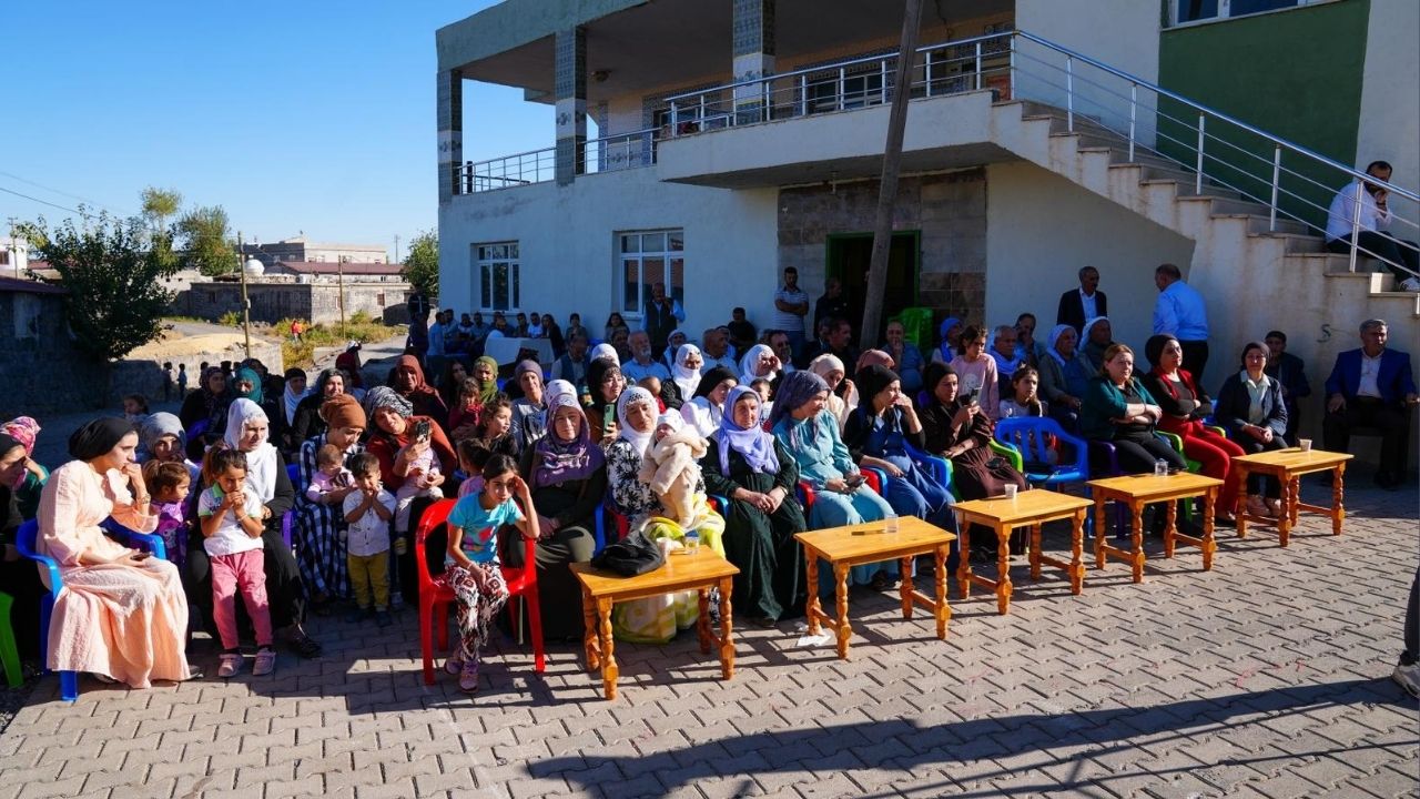 Diyarbakirda Belediye Gitti Halk Geldi Baglar Tokluca 2