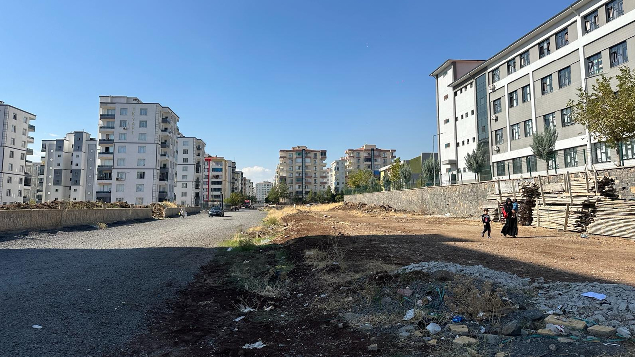 Diyarbakır’da Bozuk Yollar Vatandaşı Çileden Çıkardı2