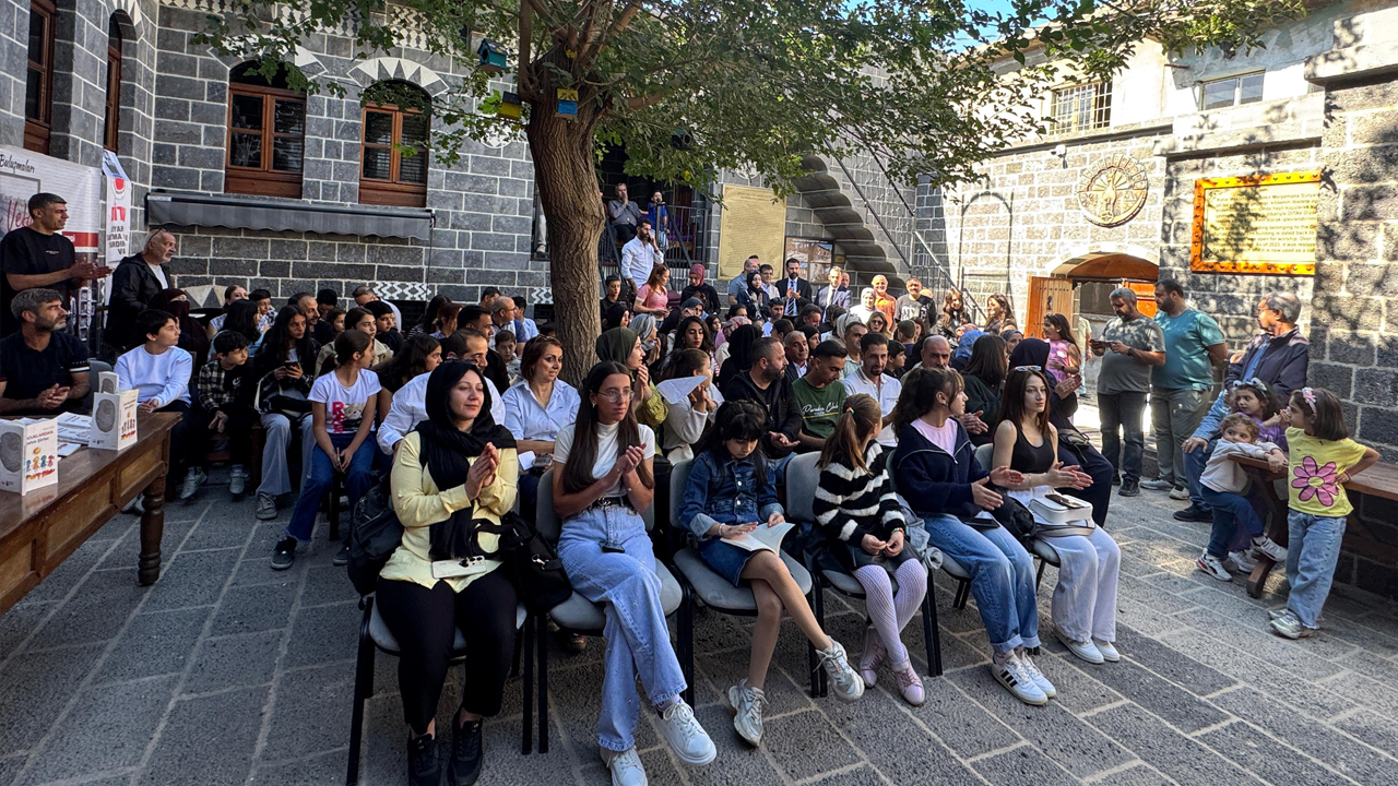Diyarbakır’da Çocukların Şiirleri Kitap Oldu4