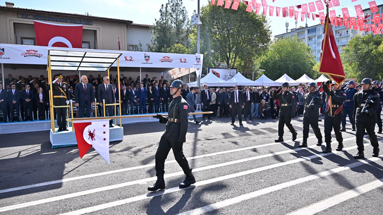 Diyarbakır’da Coşkulu Cumhuriyet Bayramı Kutlaması1