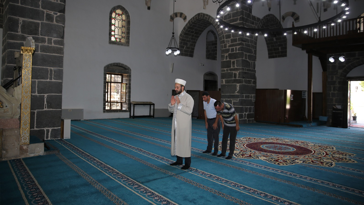 Diyarbakır'da Imamlardan Anlamlı Hizmet1