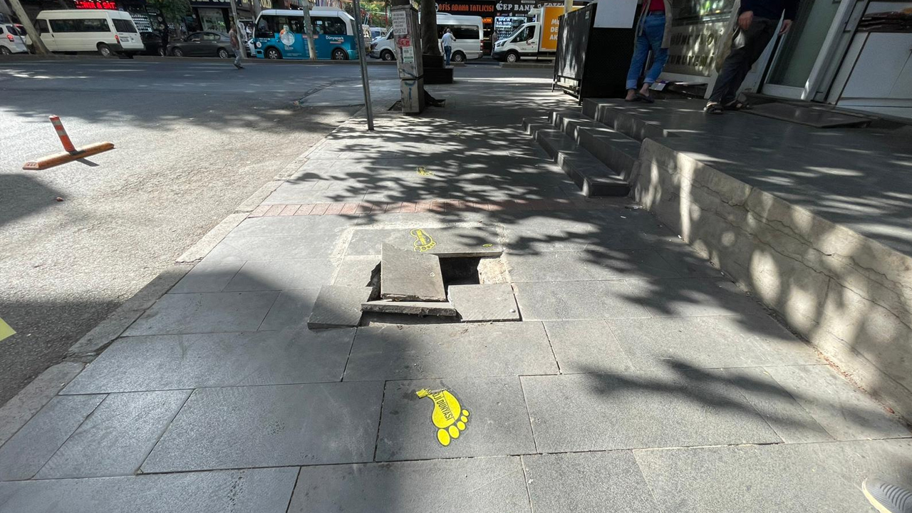 Diyarbakır’da Kaldırım Taşları Kırıldı, Çevreye Pis Koku Yayıldı2