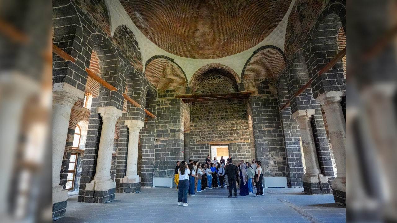 Diyarbakır'da Parmak Izli Kilise Gizemi2