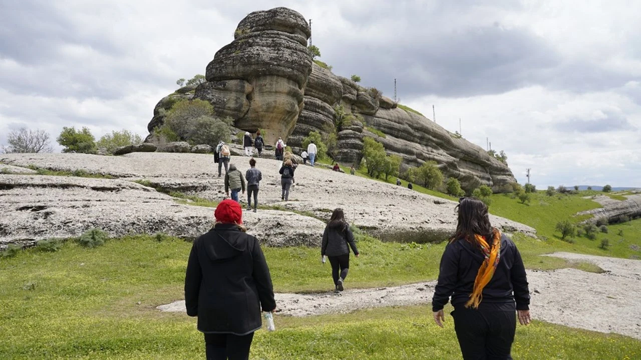 Diyarbakirda Turistlerin Yeni Rotasi Kefrum Kalesi