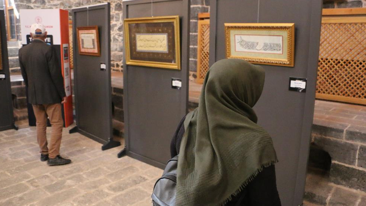 Diyarbakır'daki Sergiye Yoğun Ilgi