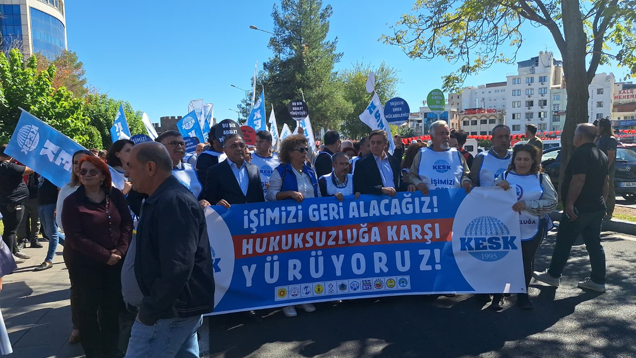 Diyarbakır’dan Ankara’ya Görev Iadesi Talebi Yürüyüşü Başladı