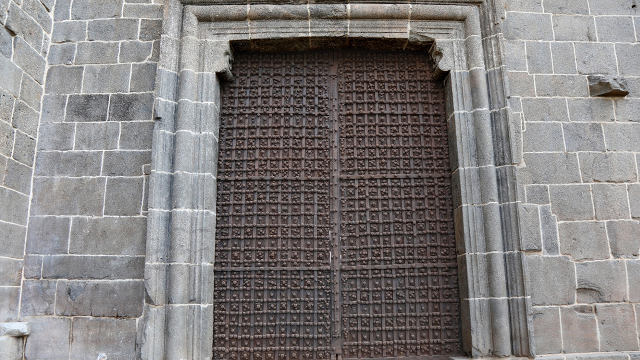 Açığa çıkan bu sorunun ne zaman çözüleceği ve kapının ne zaman açılacağı ise bilinmiyor.