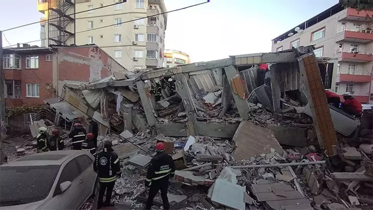 Gebze’de Çöken Binada Hayatını Kaybeden Çocuk Emir Bilir Kimdir, Kaç Yaşındaydı?1