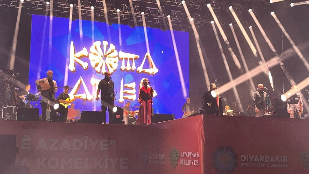 Koma Amed Konser Basladi 1