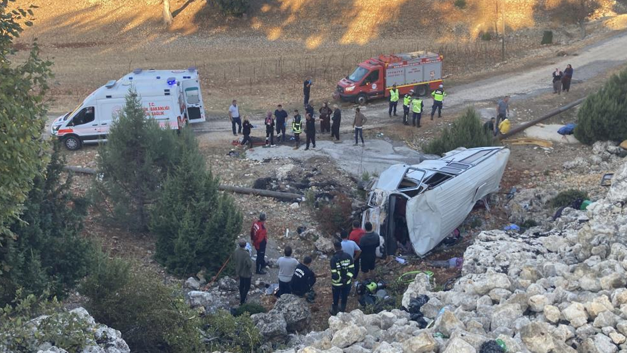 Tarım Işçilerini Taşıyan Minibüs Şarampole Devrildi3