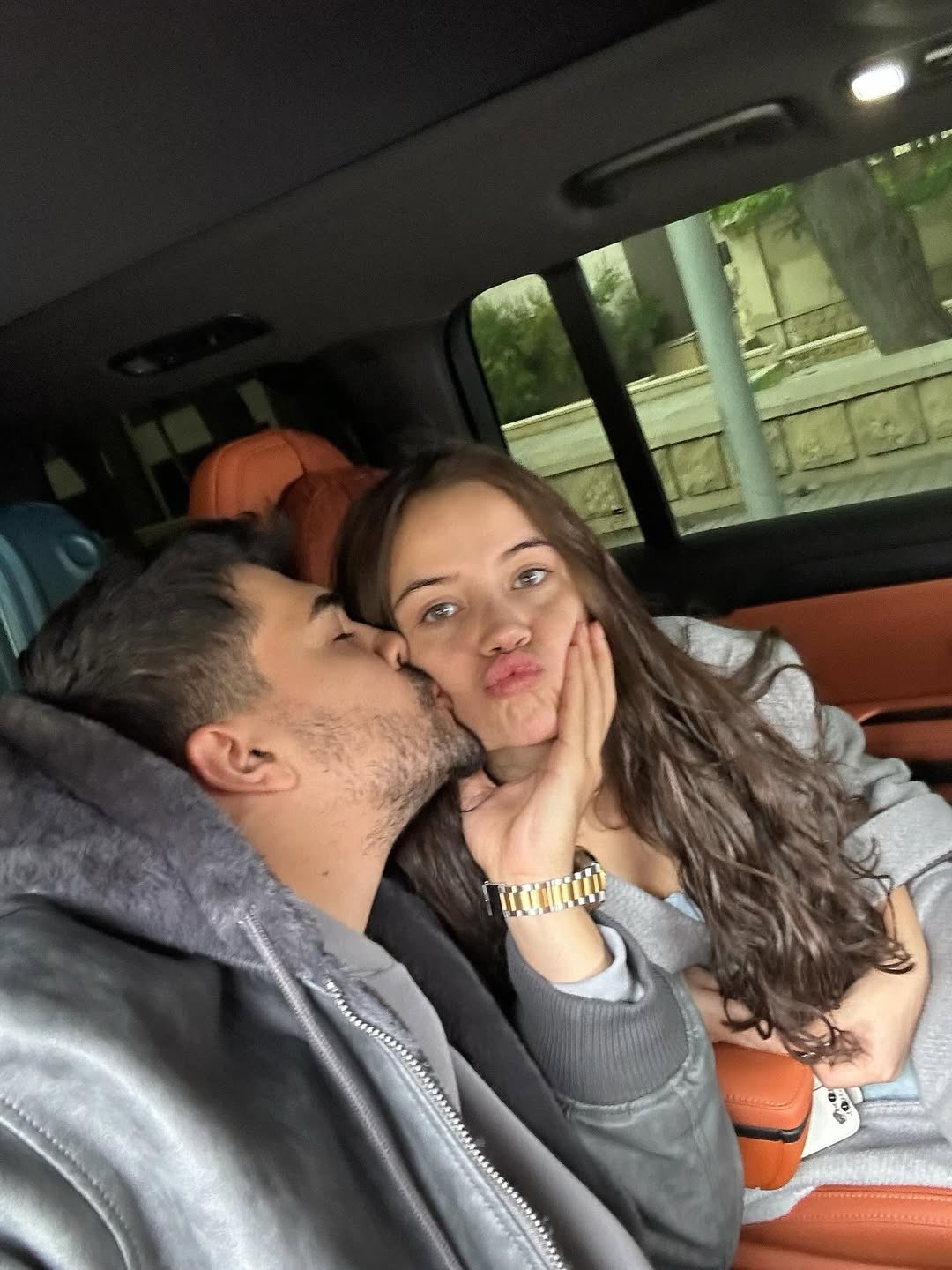 Ünlü Çiftten Tatil Paylaşımı Yağmur Yüksel Ve Oktay Ekinci Bakü'de (2)