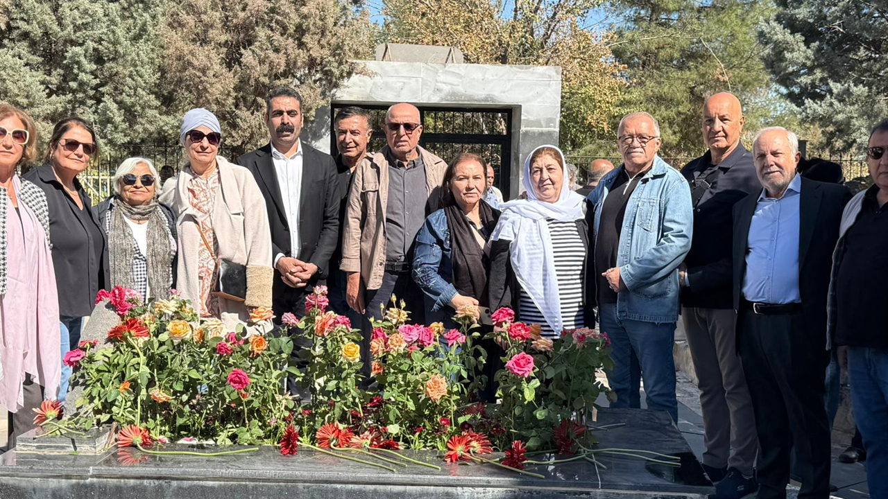 Yazar Mehmed Uzun Mezarı Başında Anıldı2