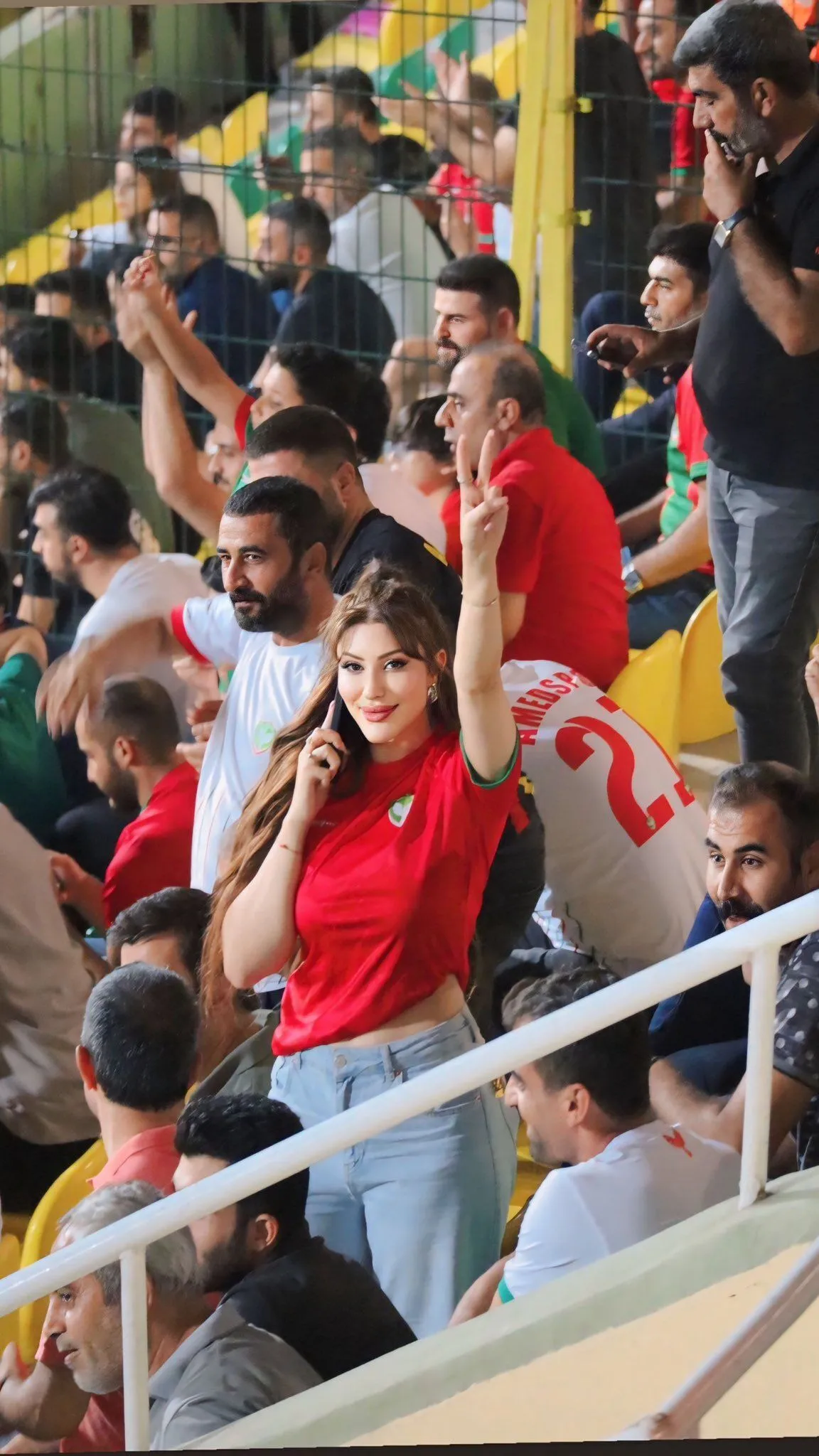 Zelal Taybeti Kimdir-1