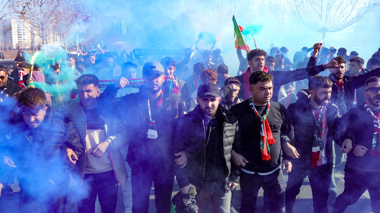 Amedspor Taraftarı Liderlik Için Kenetlendi4