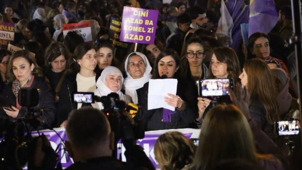 Diyarbakir Kadinlar Yurudu3