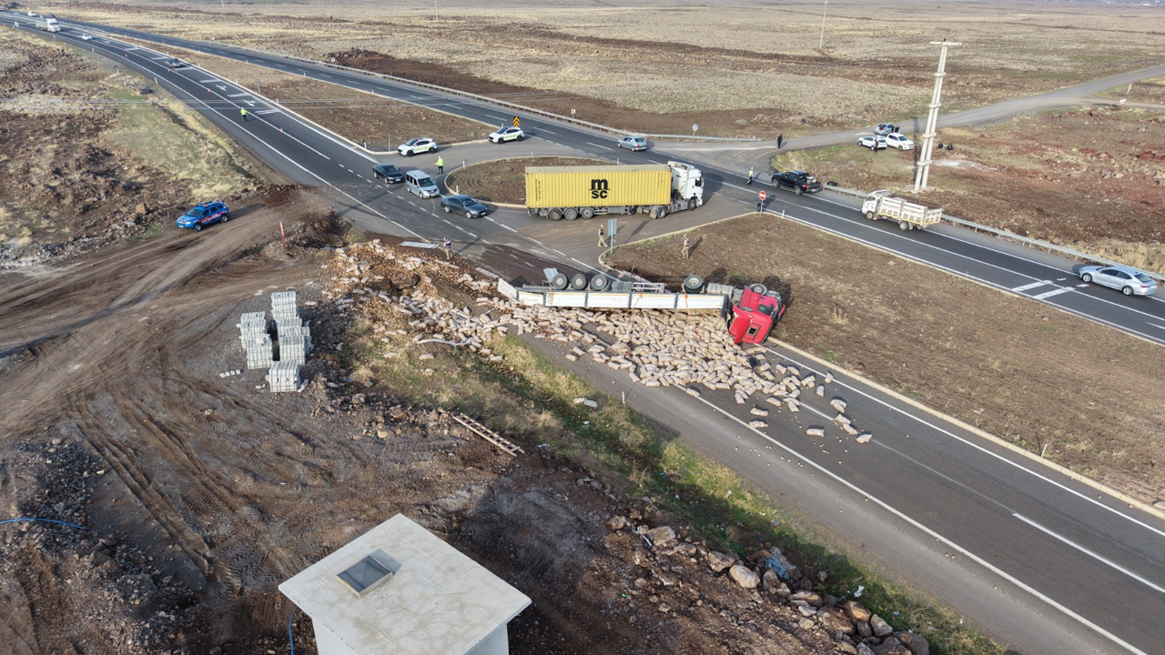Diyarbakır Şanlıurfa Kara Yolunda Feci Kaza2