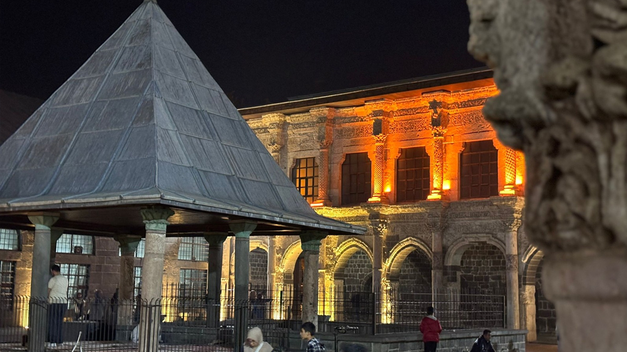 Diyarbakır Ulu Cami’de Akşam Büyüsü2