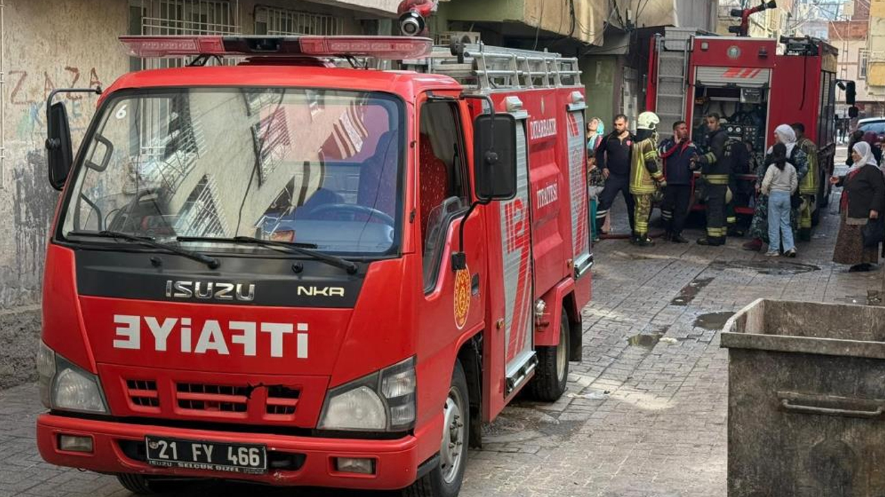 Diyarbakır'da 6 Katlı Binada Yangın2