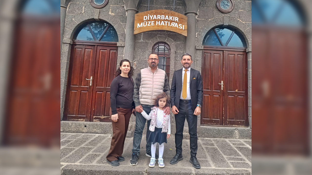 Diyarbakır’da 90 Yıl Sonra Dedelerinin Mezar Taşına Kavuştular2