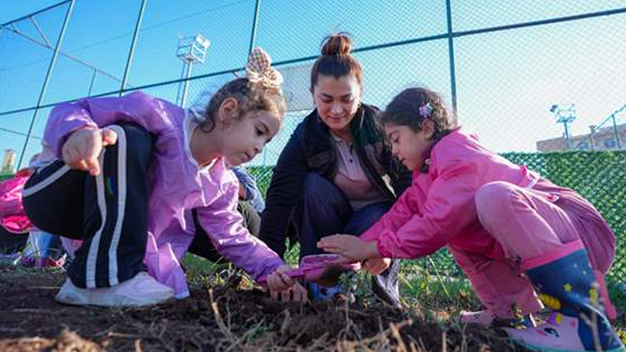 Diyarbakır'da Anaokulu Öğrencileri Tohum Toplarını Doğa Ile Buluşturuyor1