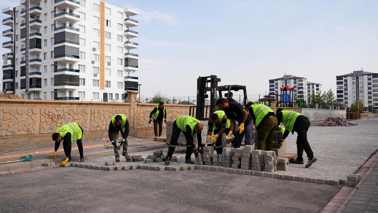 Diyarbakır’da Ekipler Yol Güvenliği Için Sahaya Indi1