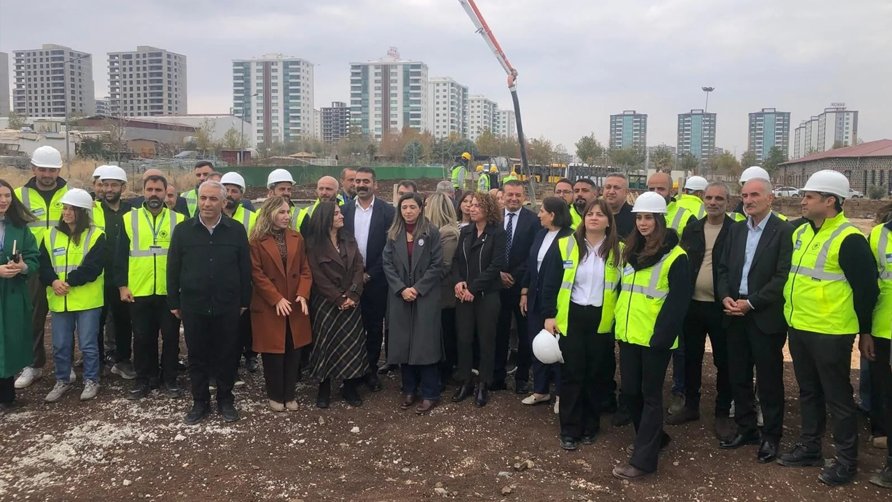 Diyarbakır’da Eş Başkan Doğan Hatun Açıkladı2