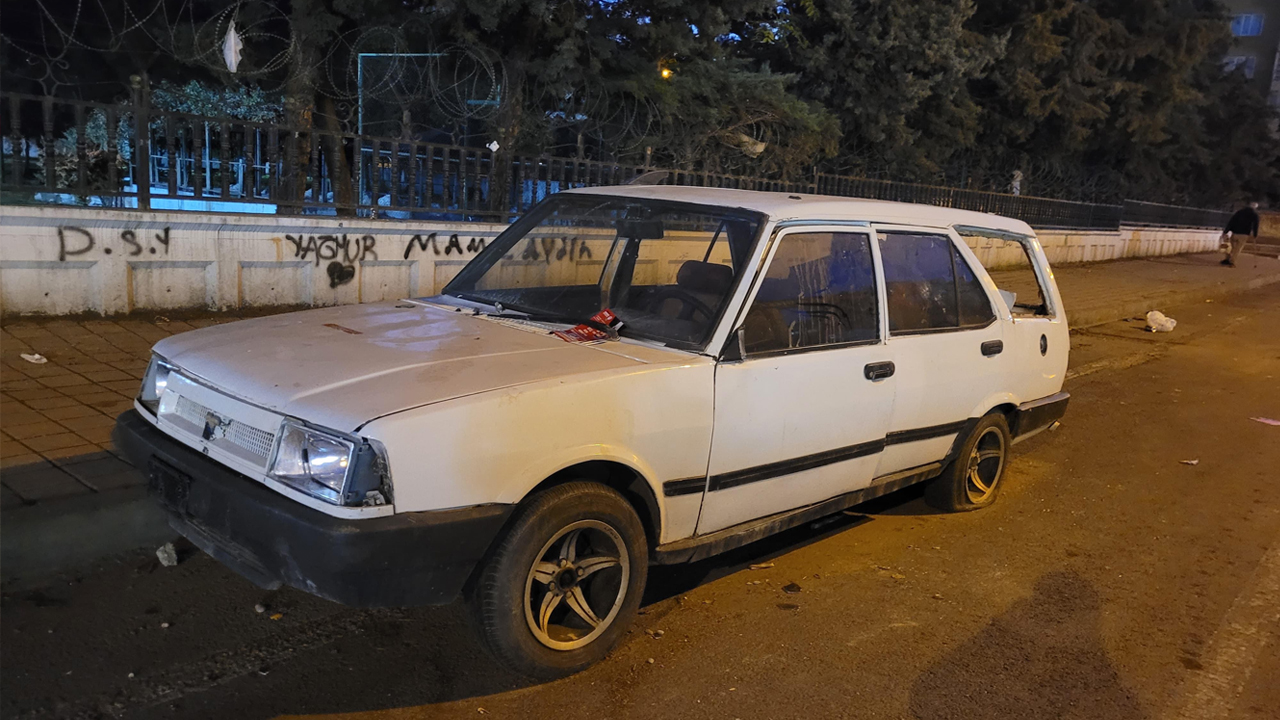Diyarbakır’da Esrarengiz Araçlar Dikkat Çekiyor!2