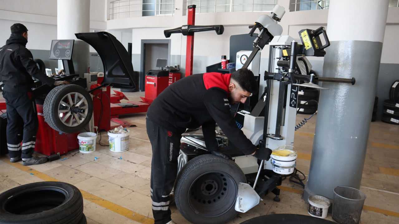 Diyarbakır’da Kış Lastiği Talebi Düşük5