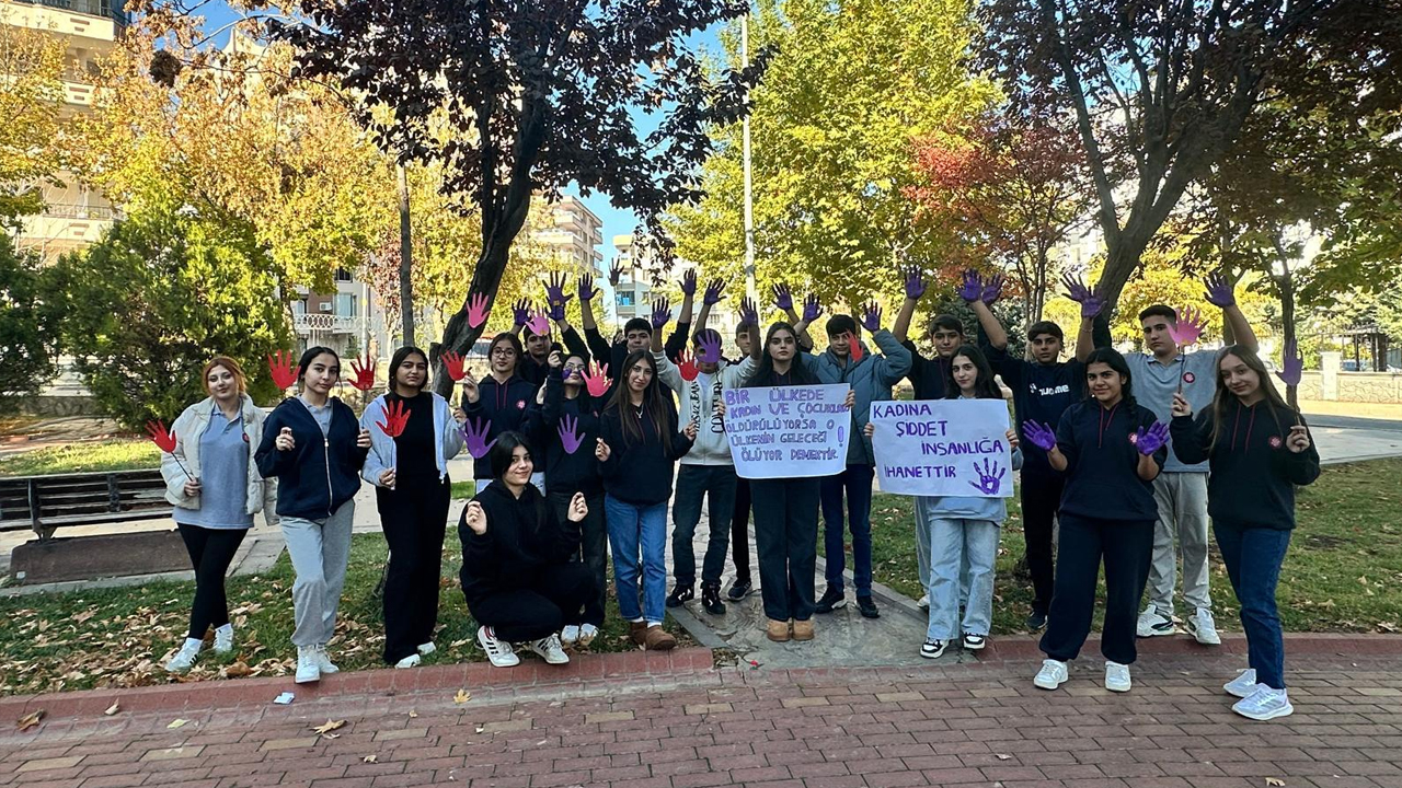 Diyarbakır’da Lise Öğrencilerinden Anlamlı Etkinlik