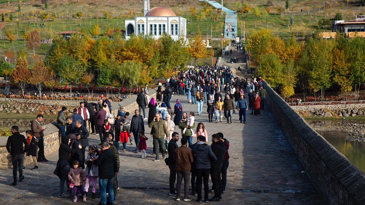 Diyarbakır’da Yetki Karmaşası Işgallere Yol Açtı, Büyükşehir Uyardı!2