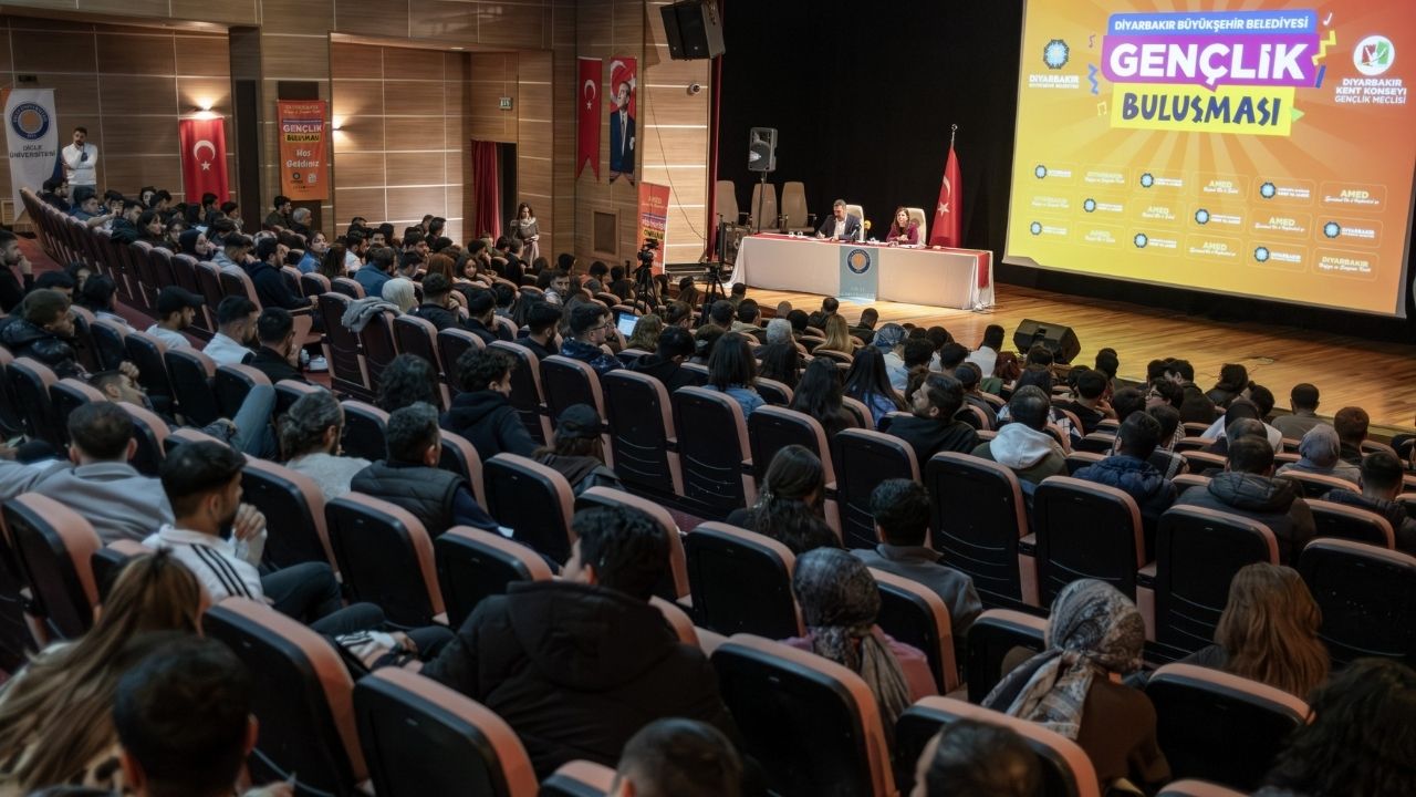 Esbaskanlar Genclerle Bulustu