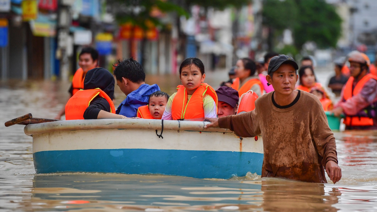 Vietnam'daki Sel Felaketinde Can Kaybı 55'E Yükseldi1