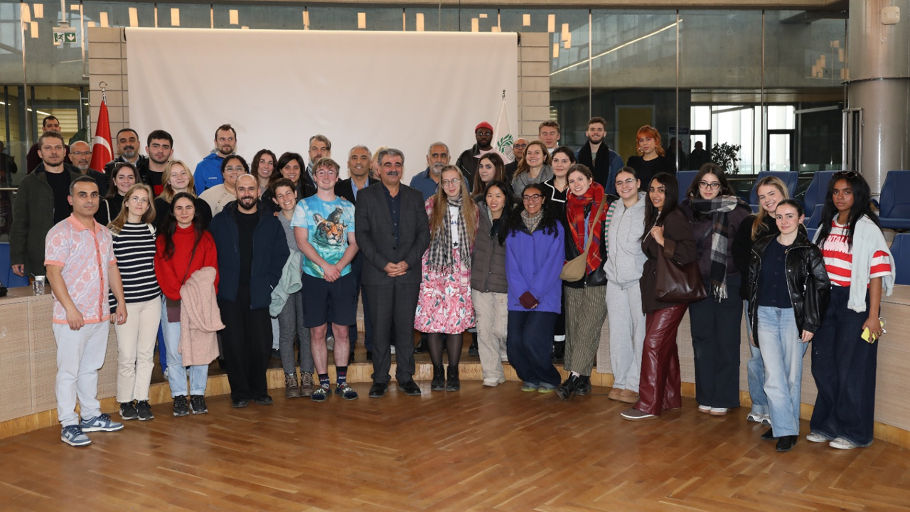 Ab’ye Üye 13 Ülkeden Gelen Gençler Diyarbakır’ı Gezdi