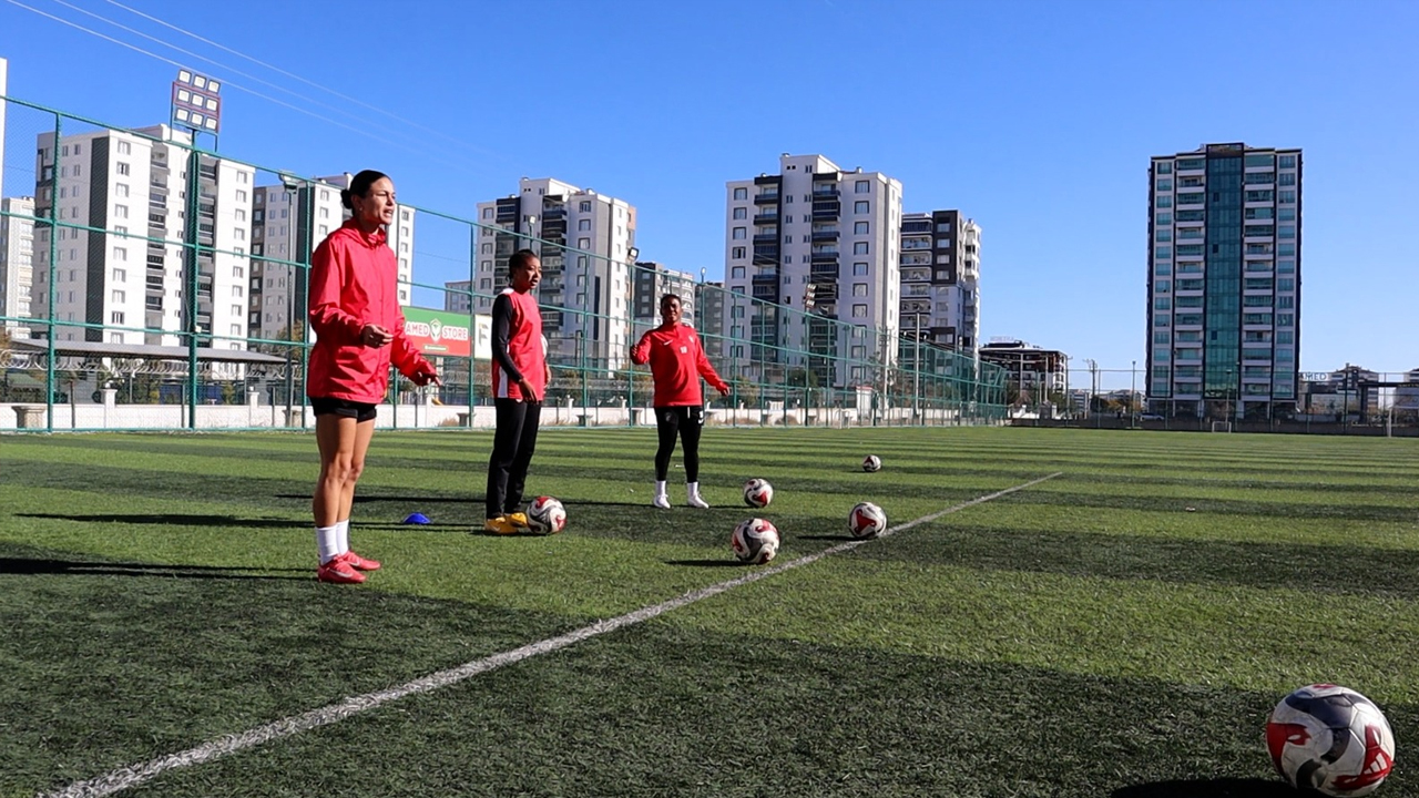 Amedspor Kadın Futbol Takımı Sahada Kimliğini Inşa Ediyor4