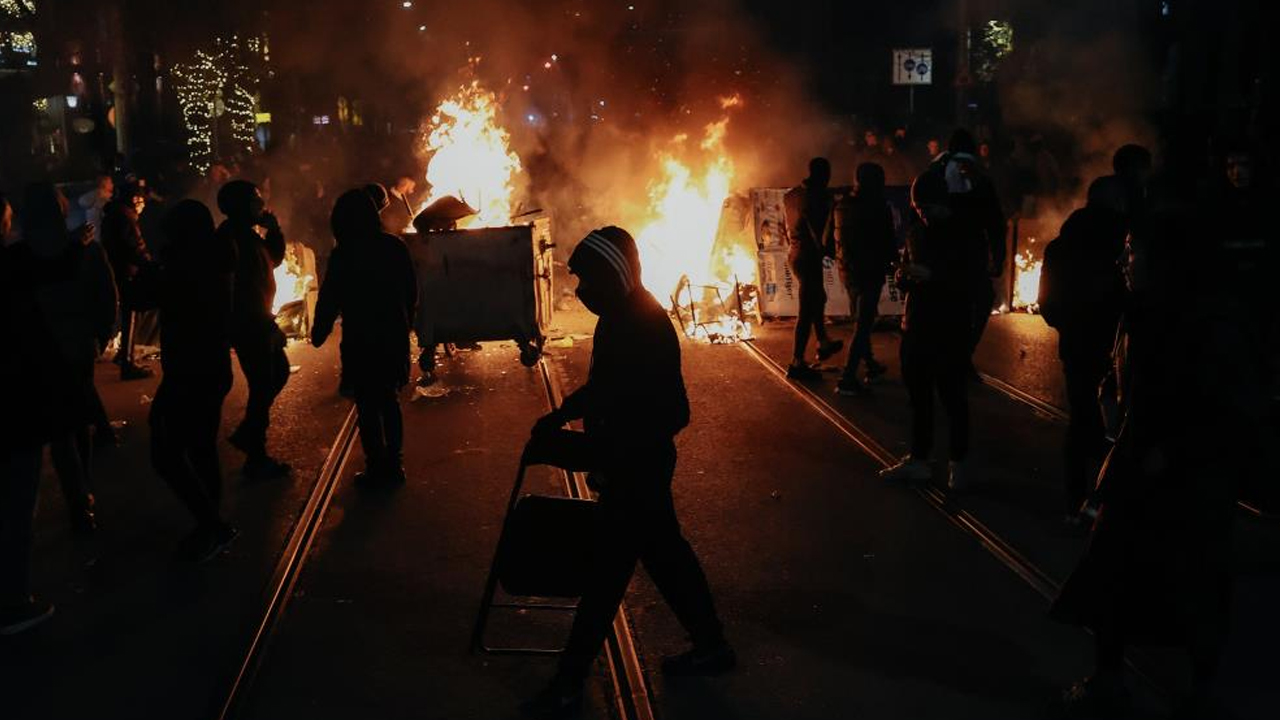 Bulgaristan’da Halk Sokakta