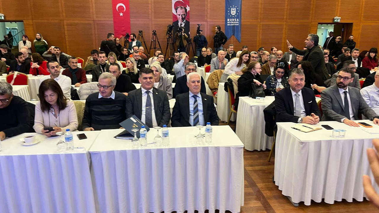Bursa Belediye Başkanı Bozbey Küfürlü Tezahürat Yanlış, Burssapor Şampiyon