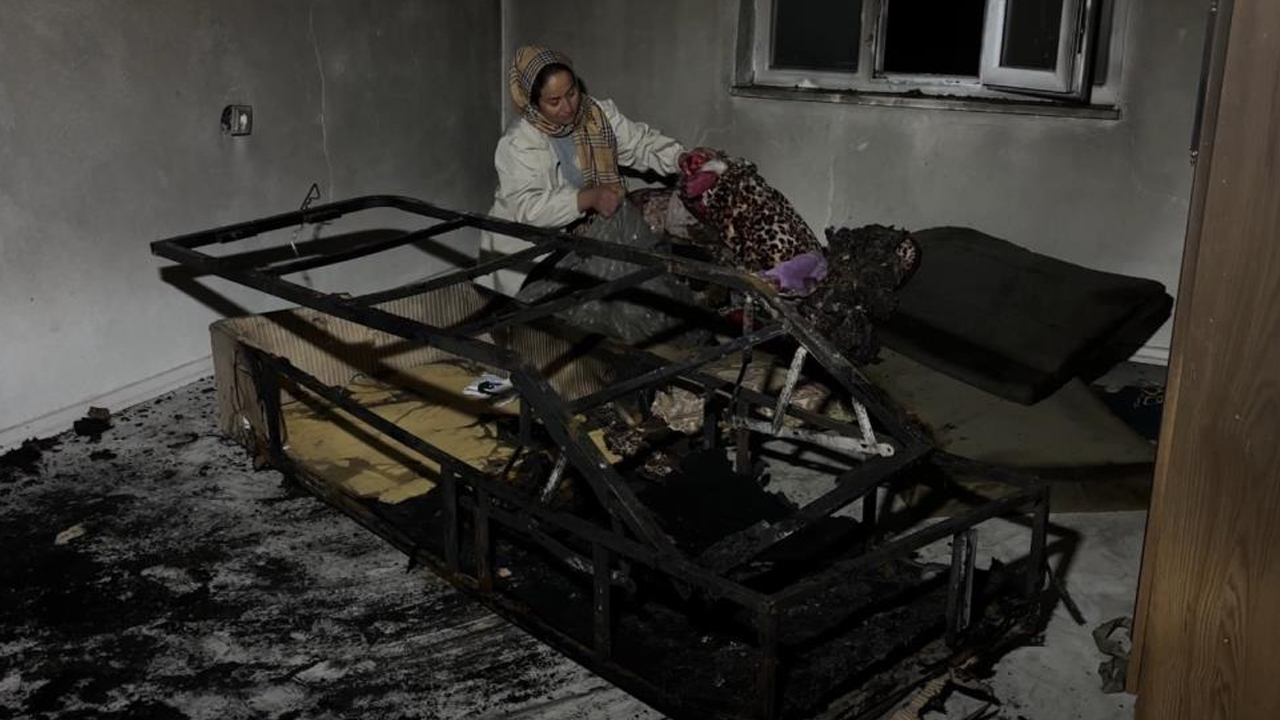 Cep Telefonu Bomba Gibi Patladı, Ev Kül Oldu2