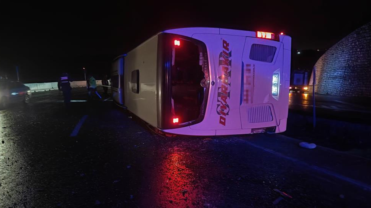 Diyarbakır Firması Yolcu Otobüsü Osmaniye’de Devrildi2