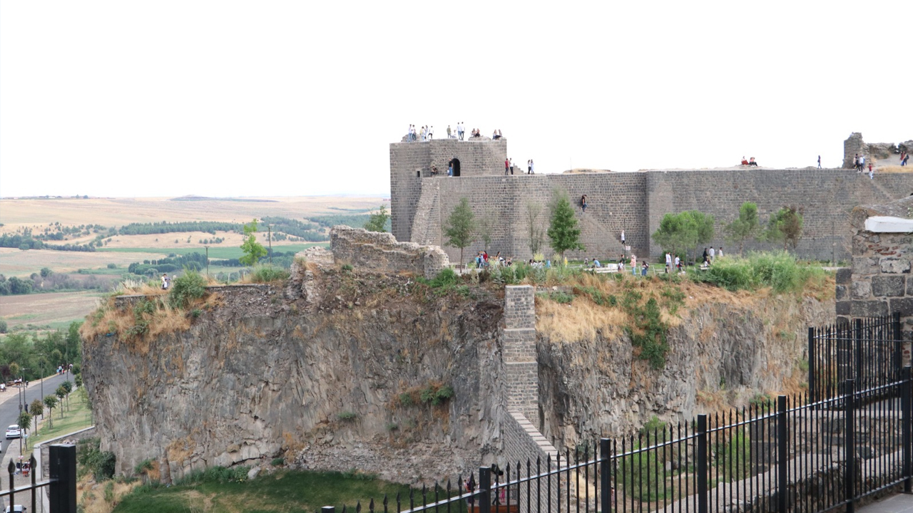Diyarbakır İçkale’nin 3 Bin Yıllık Sırları5