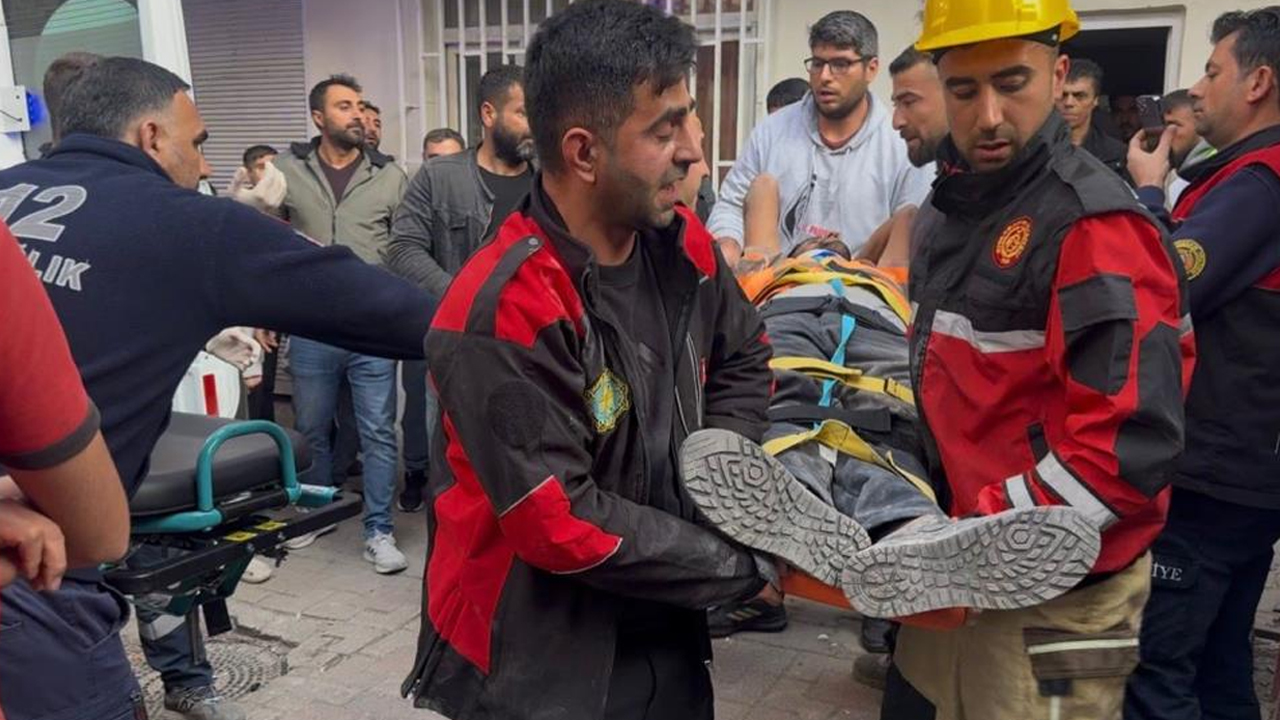 Diyarbakır’da Akıl Almaz Olay! Bir Anda Yıkıntıların Arasında Kaldı1