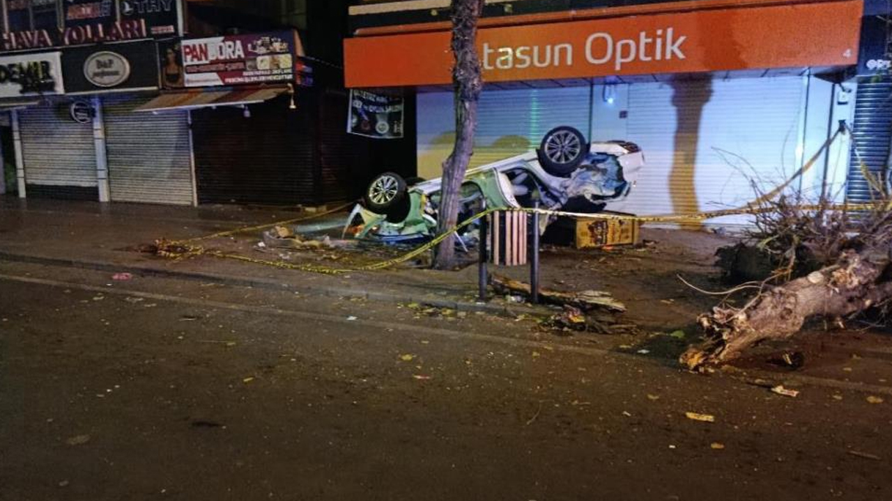 Diyarbakır’da Araç Takla Attı