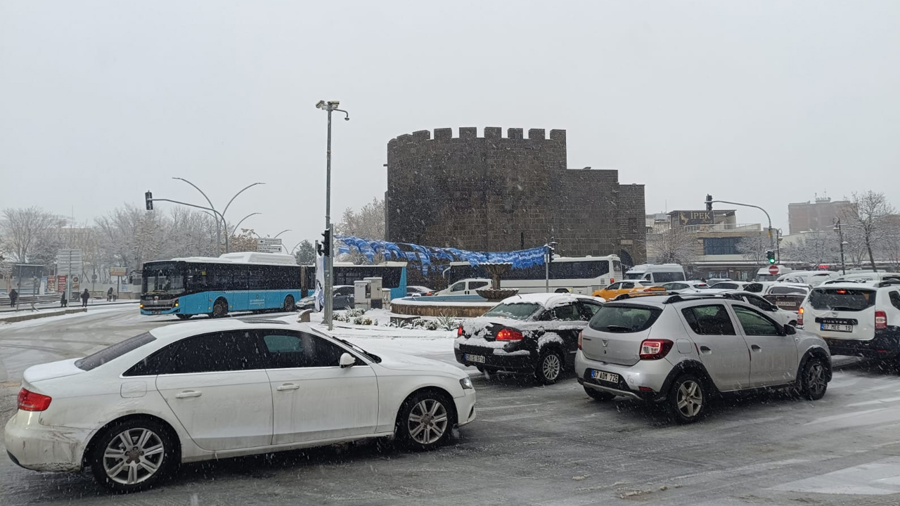 Diyarbakır’da Beyaz Esaret 17 Ilçede Okullar Tatil2